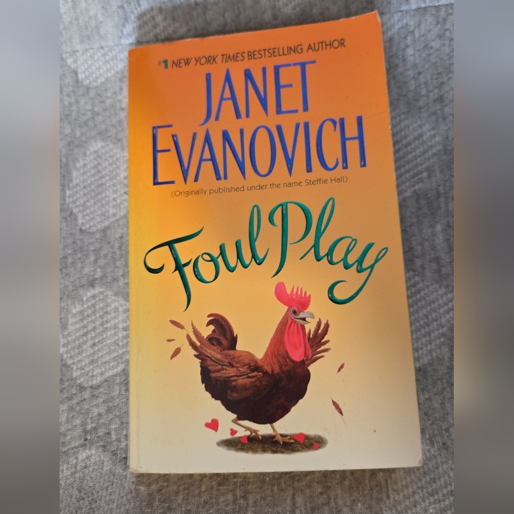 Foul Play by Janet Evanovich Book